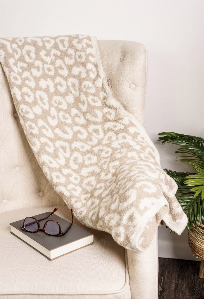 Ivory & Beige Luxury Cozy Leopard Print Throw Blanket